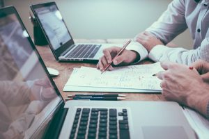 Perbedaan Berbisnis dan Berdagang